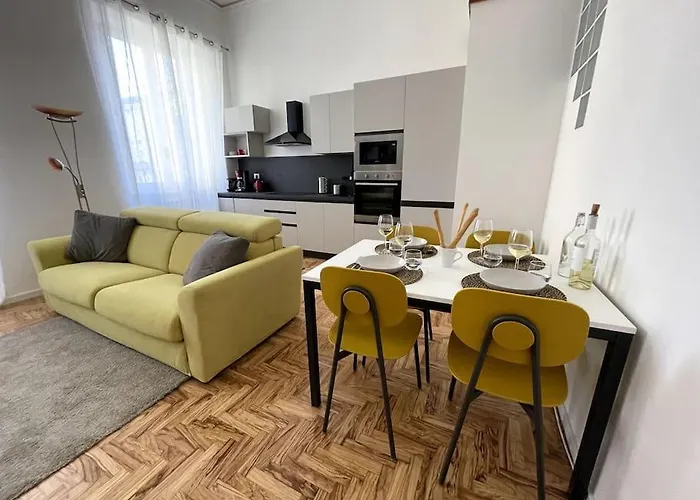 Luxury Charm Centro Διαμέρισμα *
